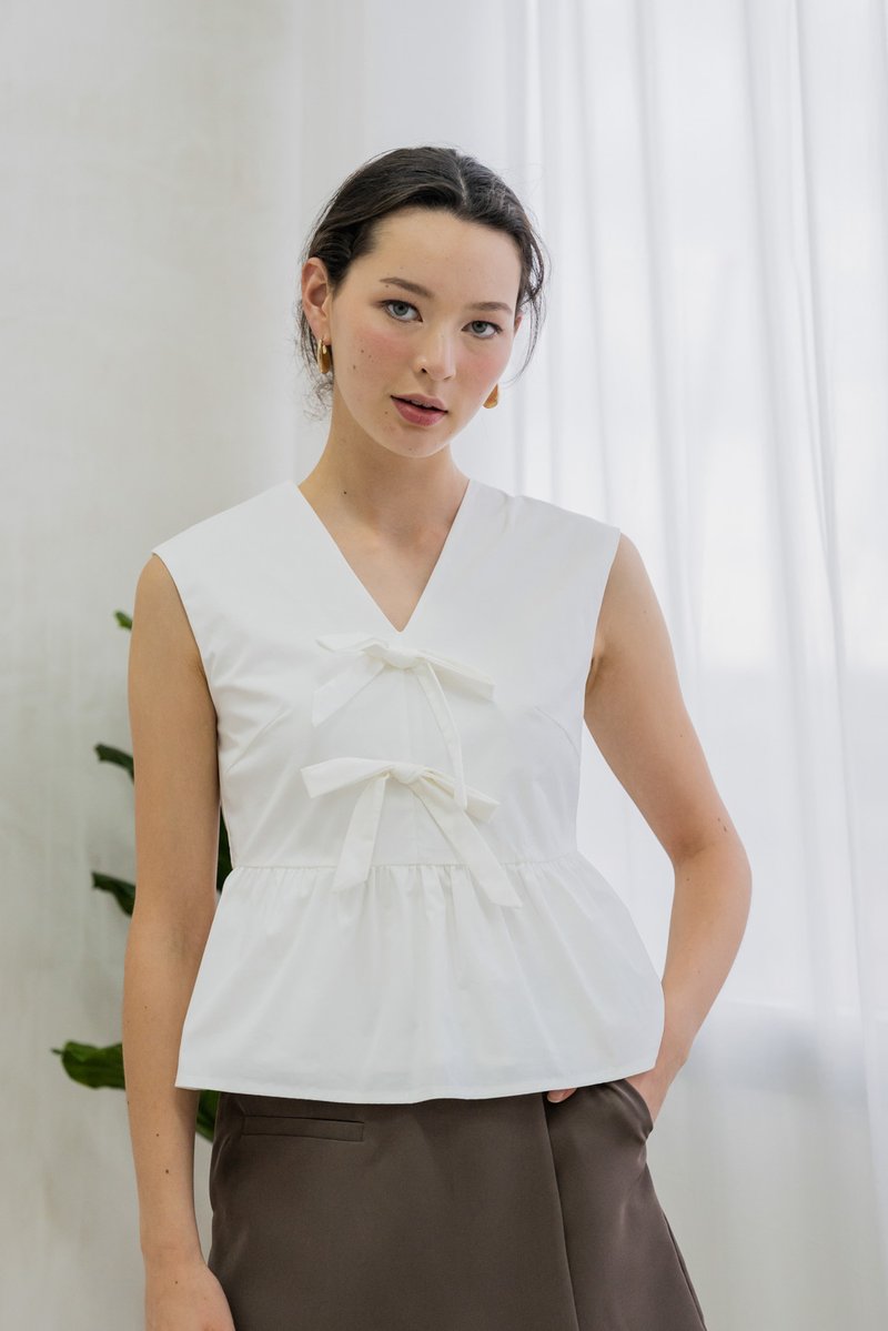 Posie V Neck Ribbon Peplum Top In White (XL)