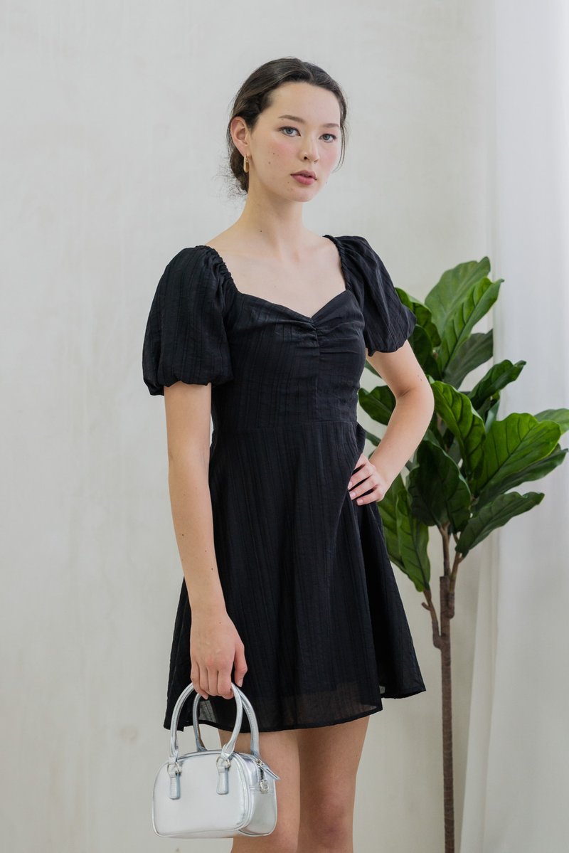 Primrose Textured Puff Sleeve Dress In Black