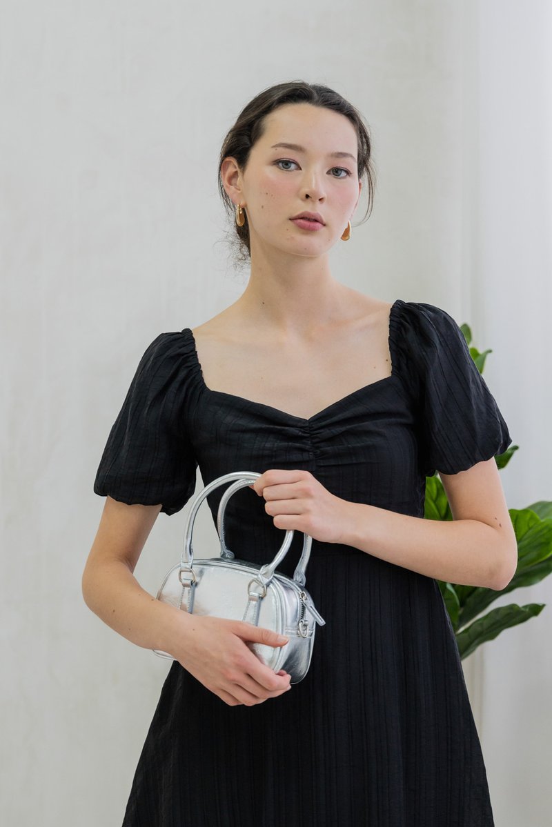 Primrose Textured Puff Sleeve Dress In Black