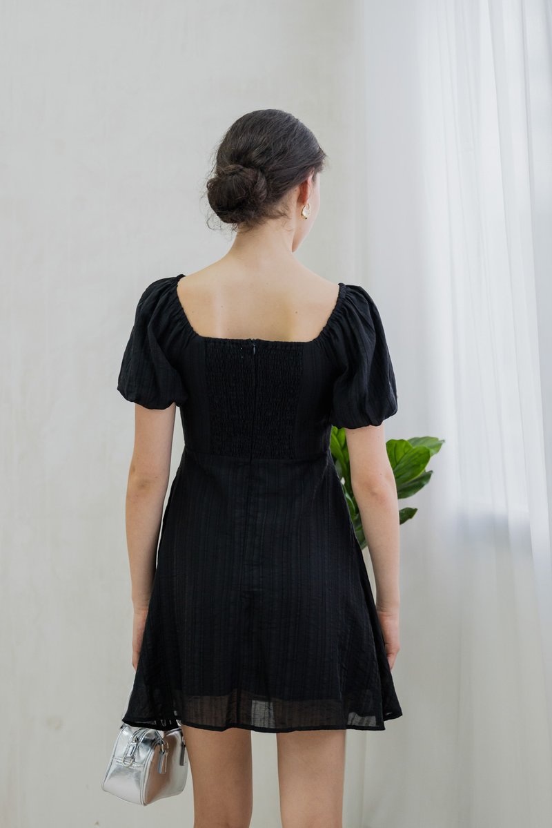 Primrose Textured Puff Sleeve Dress In Black