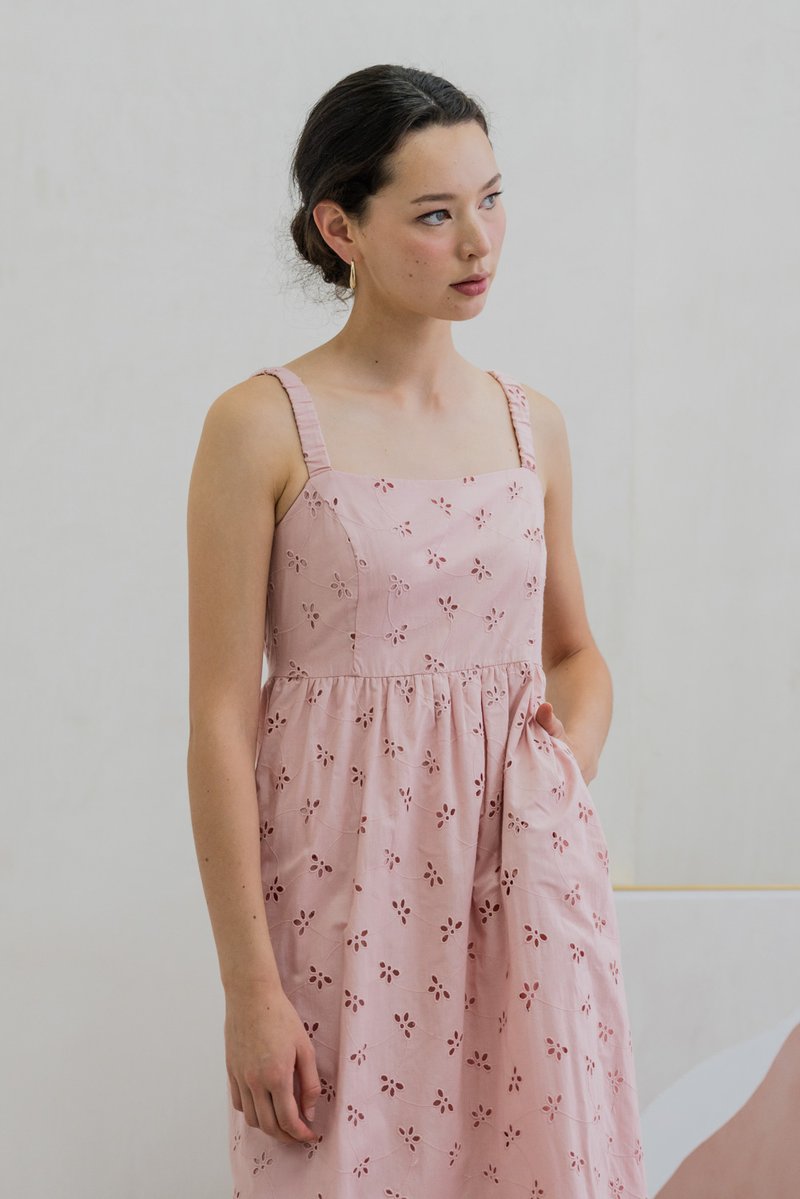 Elle Eyelet Midi Dress In Pink