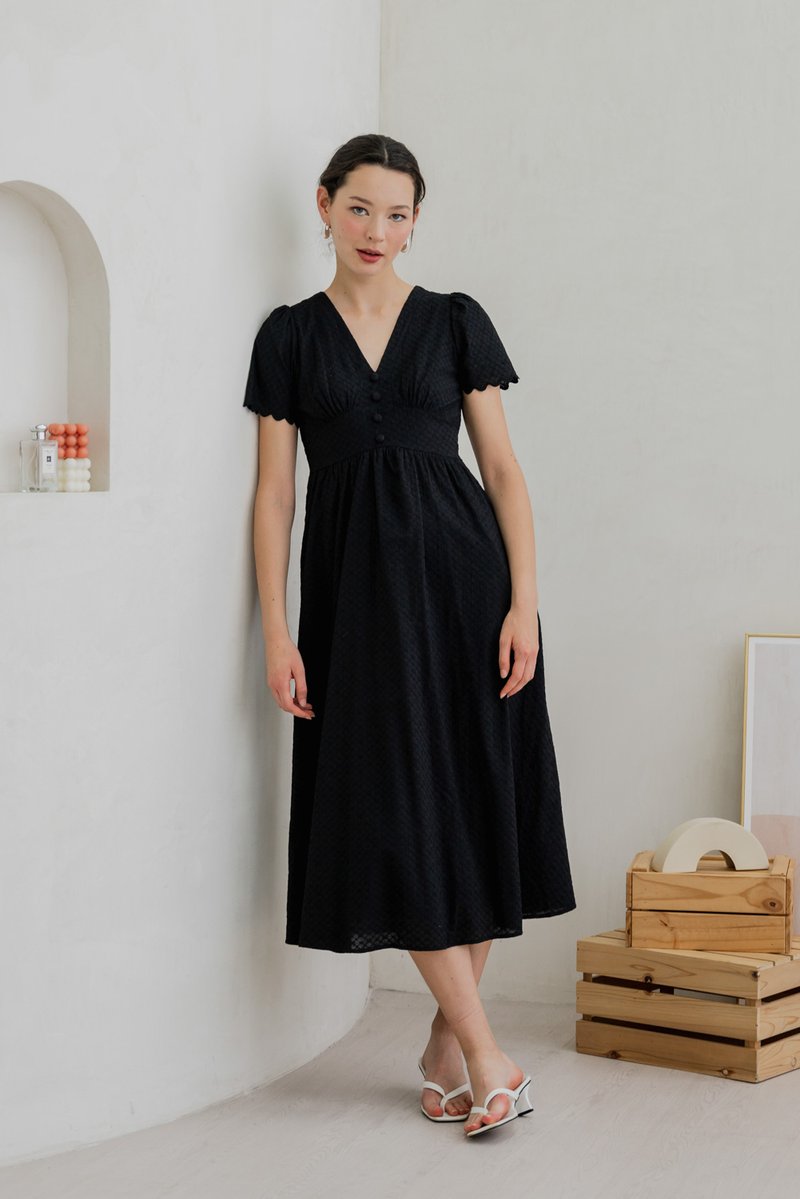 Layana Eyelet Empire Button Maxi Dress In Black (XS)