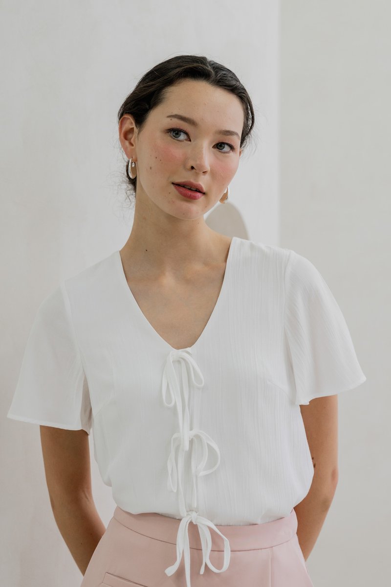 Tiera Textured Tie Ribbon Top In White