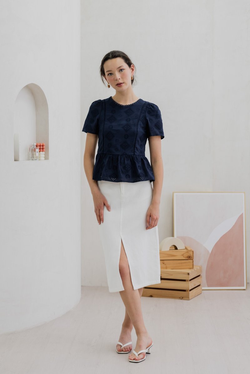 Cove Eyelet Peplum Top In Navy (XS)