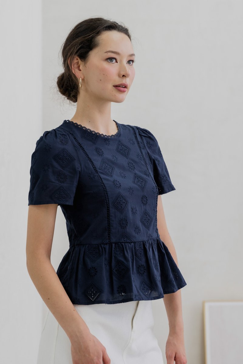 Cove Eyelet Peplum Top In Navy (XS)