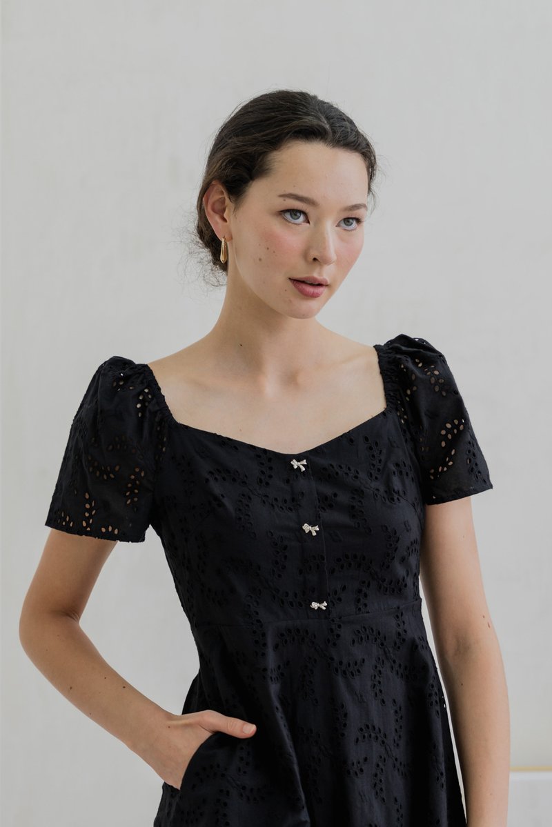 Evonka Eyelet Ribbonette Dress In Black (XS)