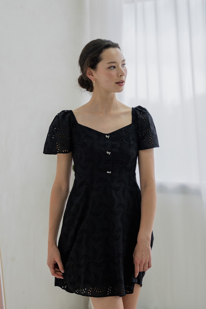 Evonka Eyelet Ribbonette Dress In Black (XS)