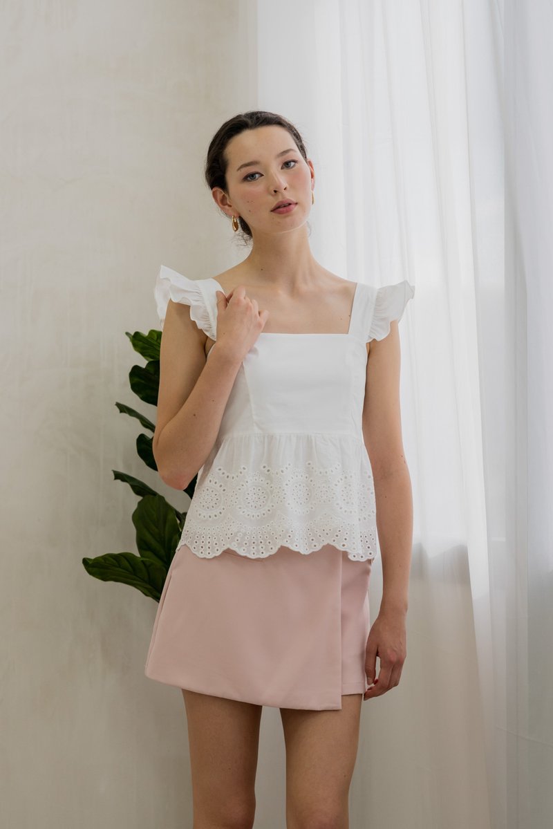 Belinda Eyelet Hem Babydoll Top In White (XS)
