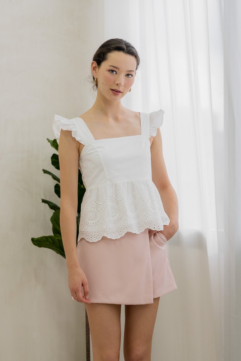 Belinda Eyelet Hem Babydoll Top In White (XS)