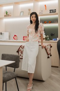 Reanne Ribbon Crochet Pleated Top In Cream (XS)