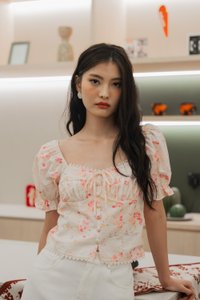 Reanne Ribbon Crochet Pleated Top In Cream (XS)