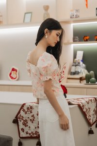 Reanne Ribbon Crochet Pleated Top In Cream (XS)