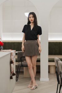 Phea Frilled Mandarin Collar Top In Black (XS)