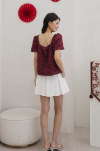 Noelle Eyelet Square Neck Top In Wine