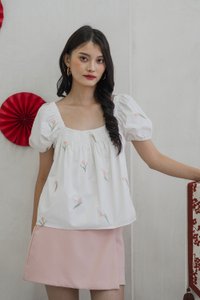 Tinker Tulip Embroidery Top In White (XS)