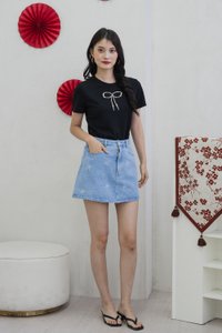Prairie Pearl Ribbon Cotton Tee In Black (XS)