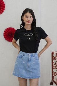 Prairie Pearl Ribbon Cotton Tee In Black (XS)