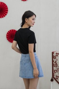 Prairie Pearl Ribbon Cotton Tee In Black (XS)