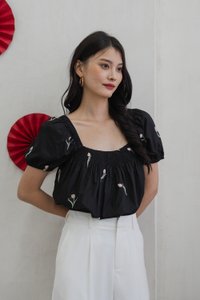 Tinker Tulip Embroidery Top In Black