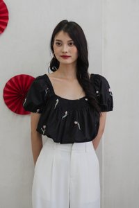 Tinker Tulip Embroidery Top In Black