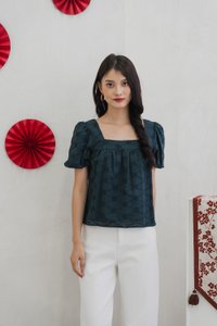 Noelle Eyelet Square Neck Top In Emerald (XS)