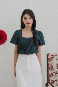 Fern Floral Eyelet Pleated Top In Emerald (XS)