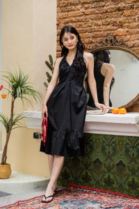Harlow Halter V-neck Midi Dress In Black