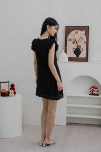 Ruth Eyelet Ruffles Sleeve Dress In Black (XS)