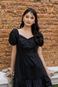 Leighton Empire Waist Lace Hem Dress In Black (XS)