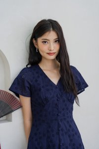 Willa Eyelet Empire Waist Dress In Navy (XS)