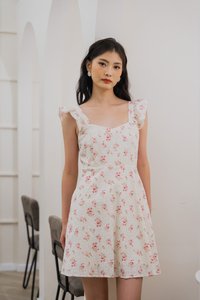 Estina Eyelet Ruffle Sleeve Dress In White (XS)