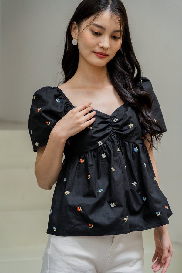 Sloanne Embroidered Sweetheart Top In Black (XS)