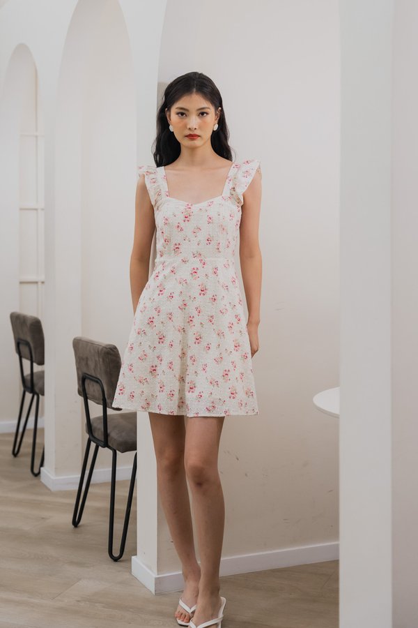 Estina Eyelet Ruffle Sleeve Dress In White (XS)