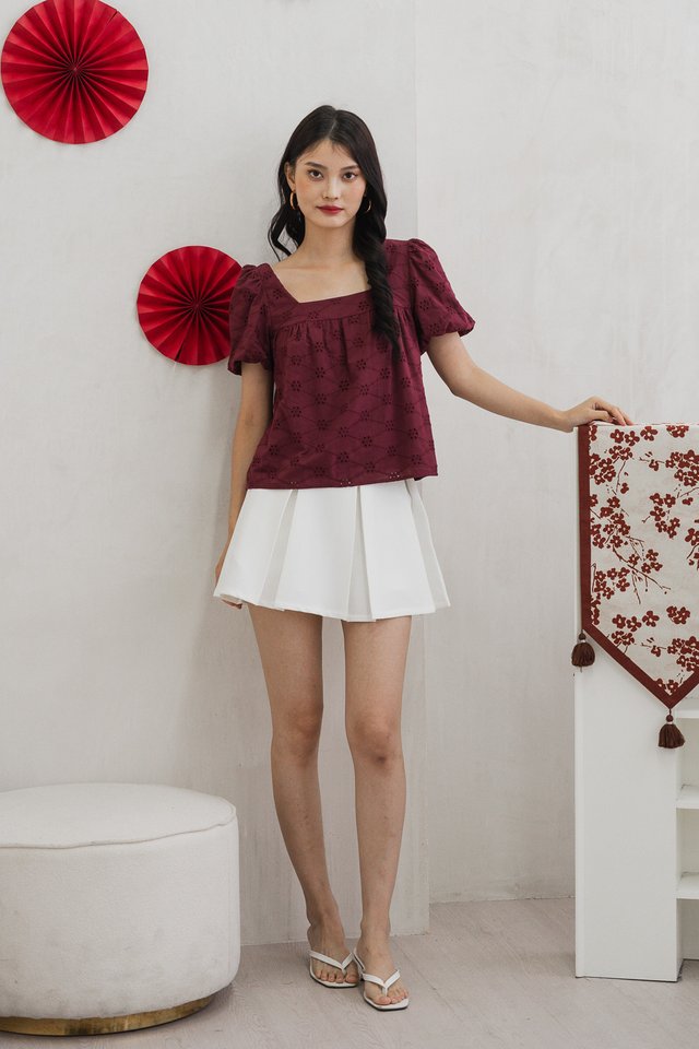 Noelle Eyelet Square Neck Top In Wine