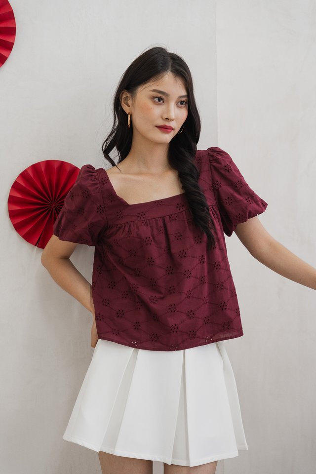 Noelle Eyelet Square Neck Top In Wine