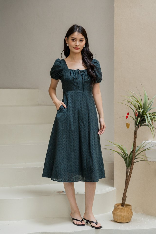 Endria Eyelet Ruched Midi Dress In Emerald