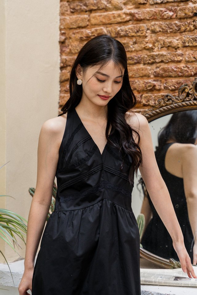 Harlow Halter V-neck Midi Dress In Black