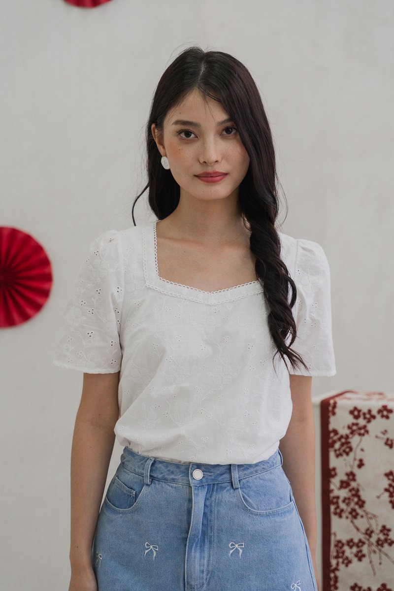 Caitlin Crochet Eyelet Top In White (XS)