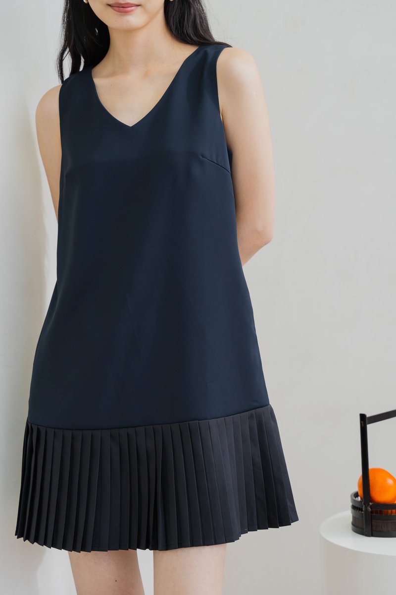 Heather Pleat Hem Dress In Navy (XS)