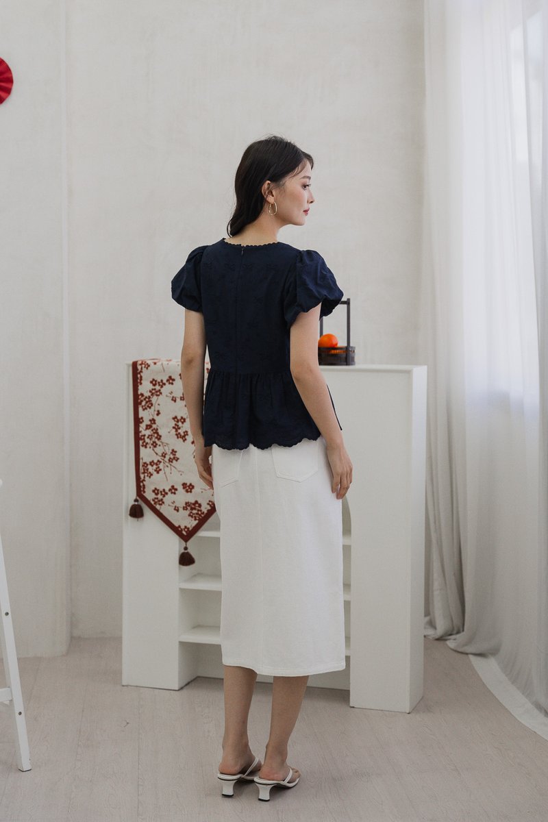 Rosa Ribbon Cheongsam Top In Navy (XS)