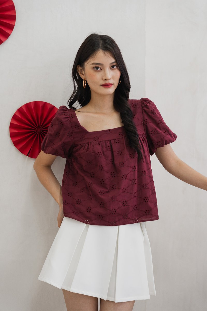 Noelle Eyelet Square Neck Top In Wine