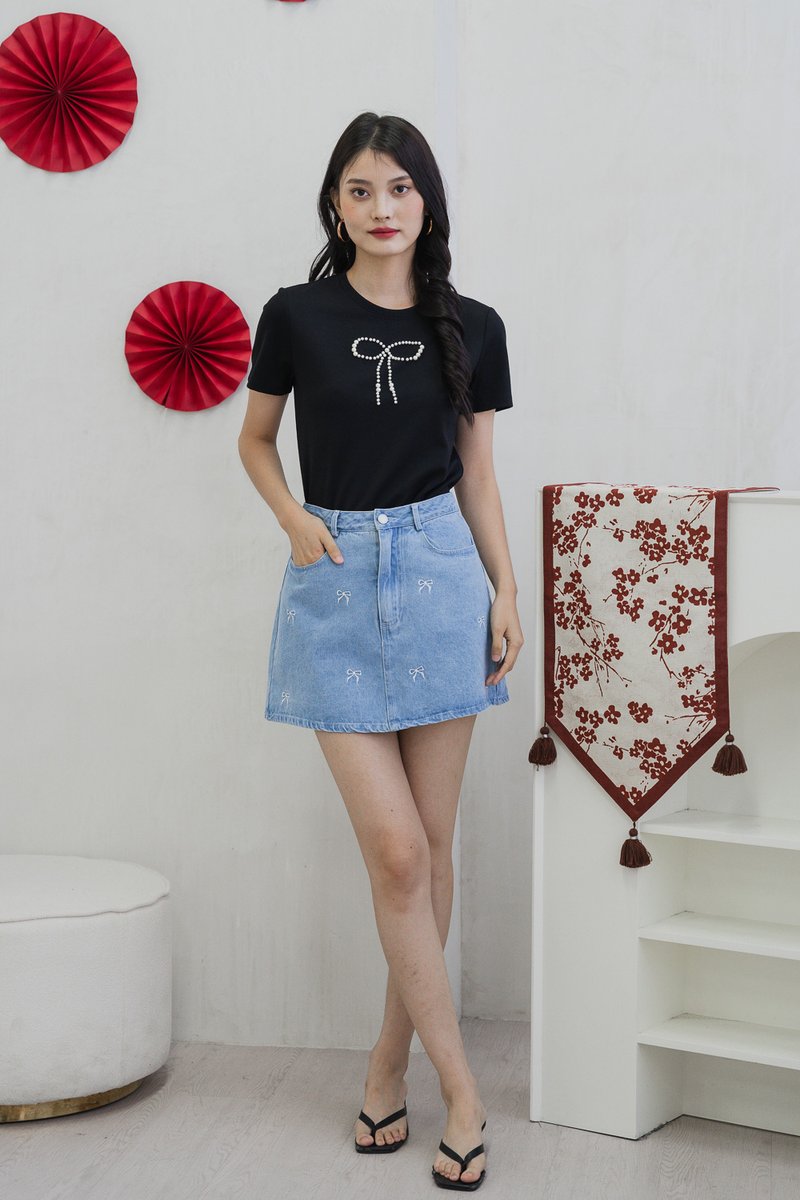 Prairie Pearl Ribbon Cotton Tee In Black (XS)