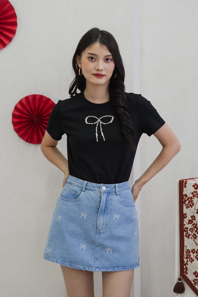 Prairie Pearl Ribbon Cotton Tee In Black (XS)