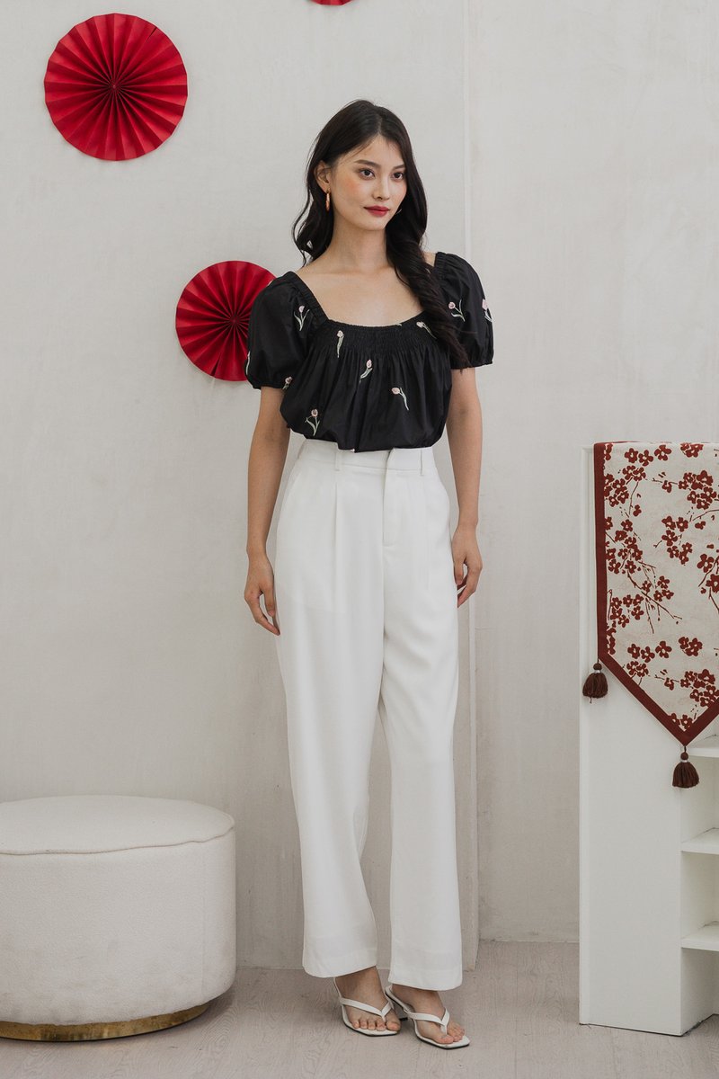 Tinker Tulip Embroidery Top In Black