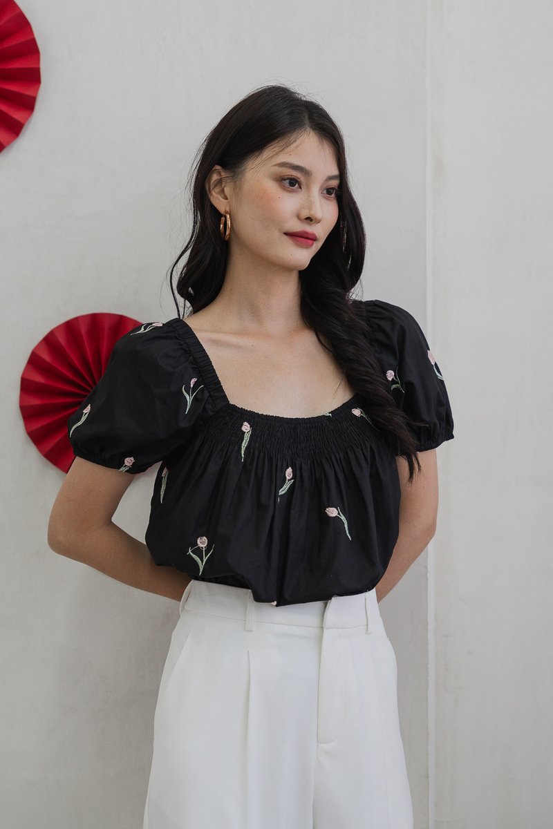 Tinker Tulip Embroidery Top In Black