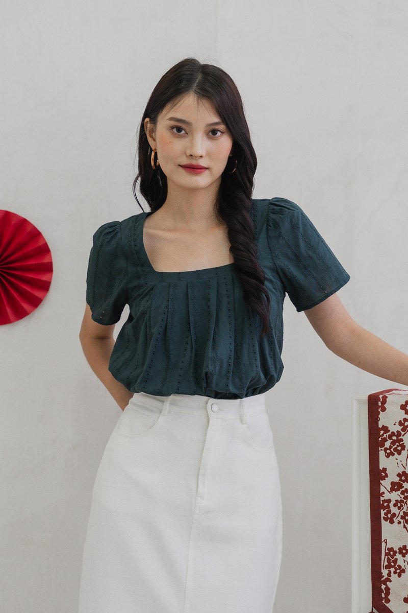 Fern Floral Eyelet Pleated Top In Emerald (XS)