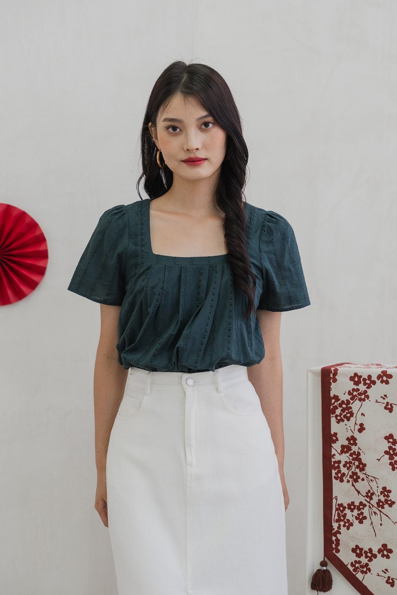 Fern Floral Eyelet Pleated Top In Emerald (XS)