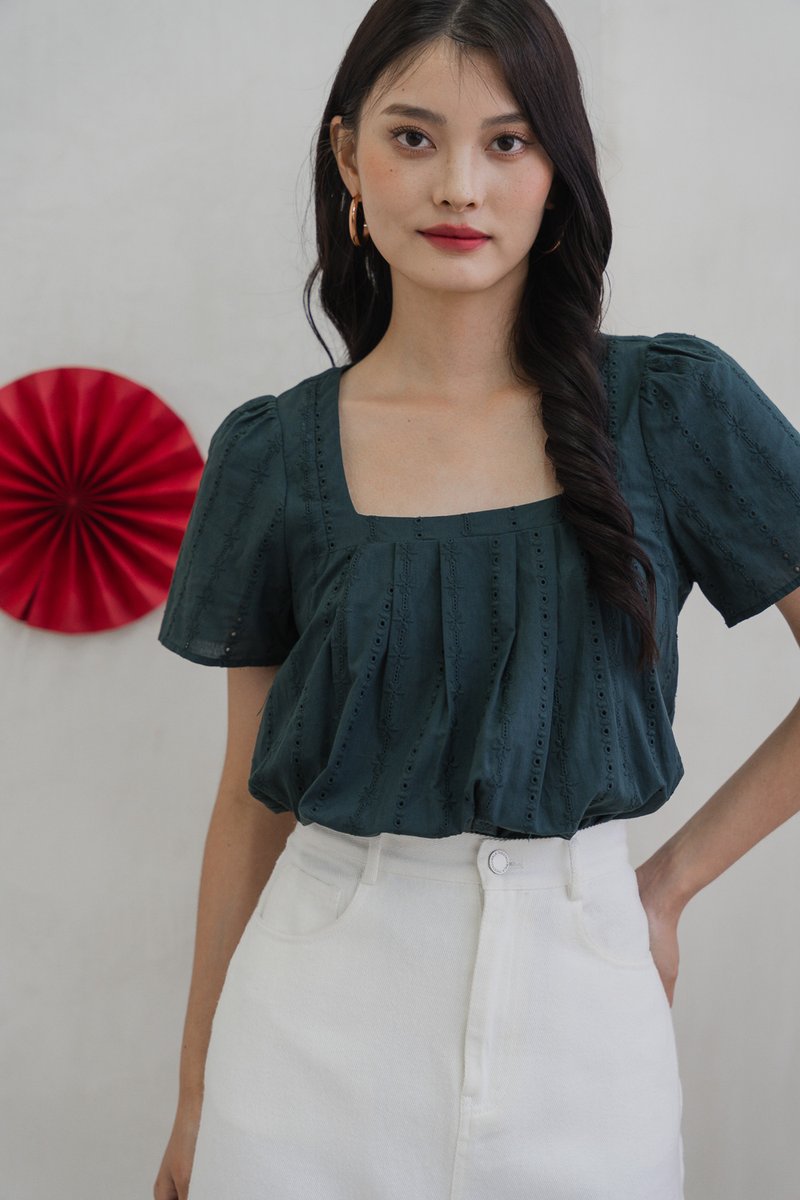 Fern Floral Eyelet Pleated Top In Emerald (XS)