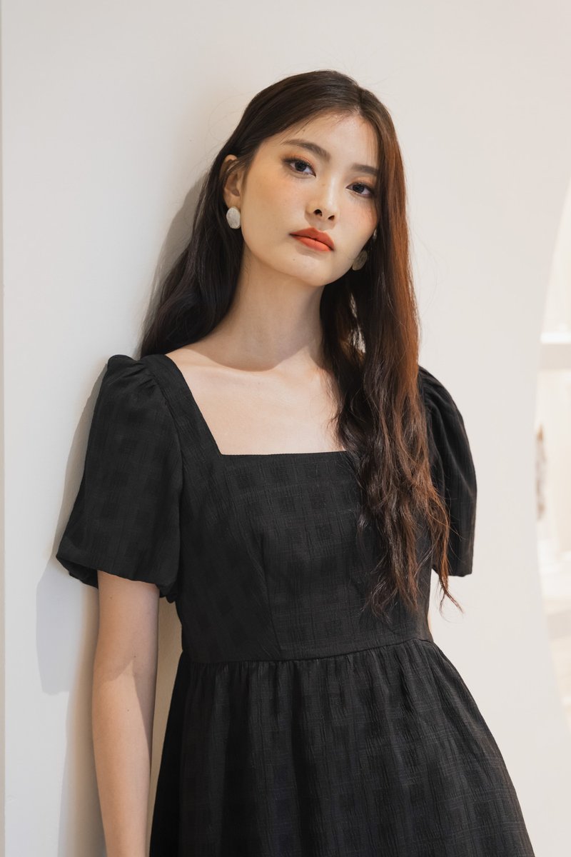 Tika Textured Square Neck Dress In Black (XS)