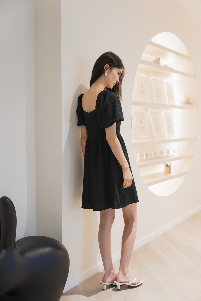 Tika Textured Square Neck Dress In Black (XS)